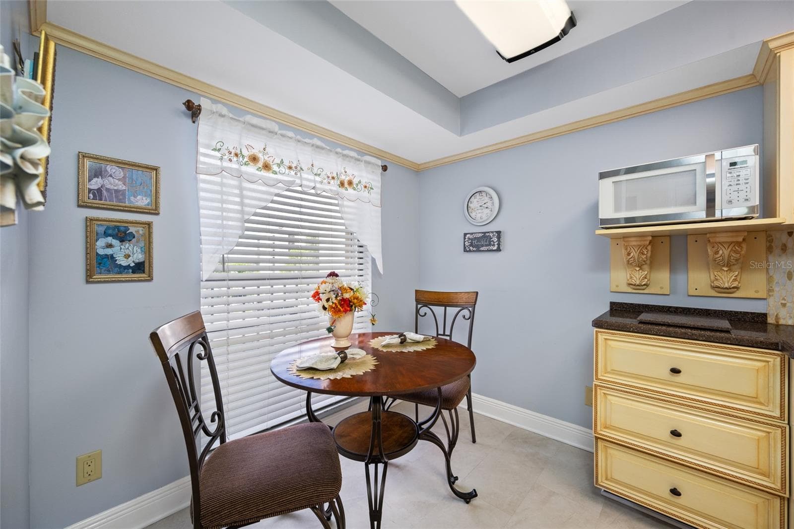 Eat-In space in kitchen offers additional dining space - 2700 COVE CAY DR #1-3B, CLEARWATER
