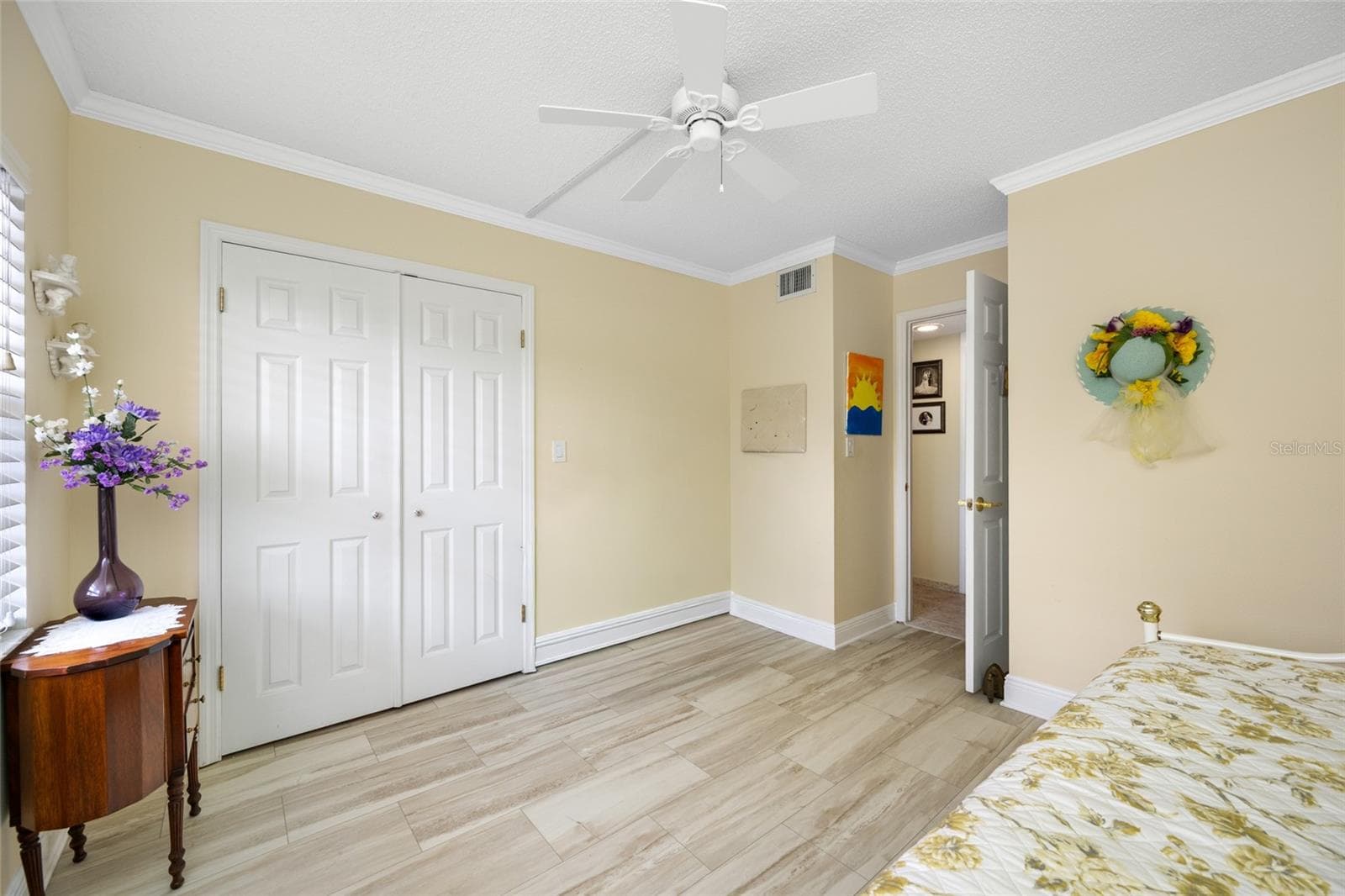 2nd Bedroom with built-in closet - 2700 COVE CAY DR #1-3B, CLEARWATER