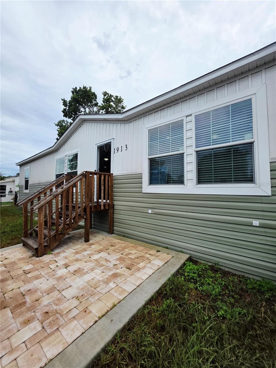 Manufactured Home at 1913 WOODCREST DR, ORMOND BEACH, photo 18 of 19
