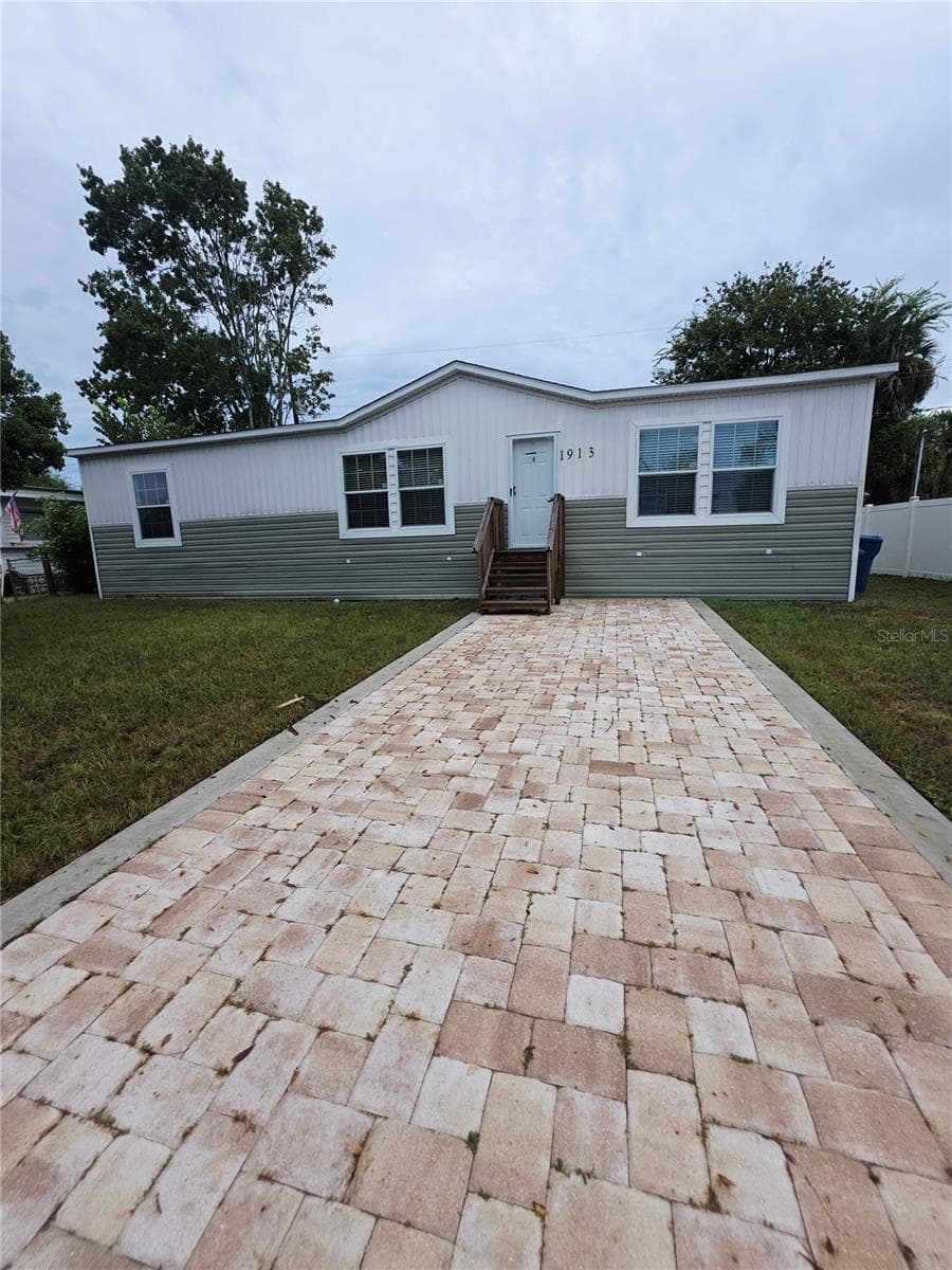 Manufactured Home at 1913 WOODCREST DR, ORMOND BEACH, photo 6 of 19