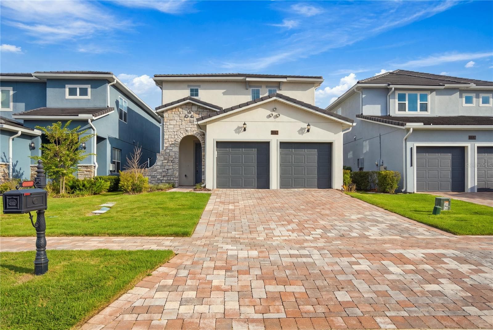 15730 VETTA DR