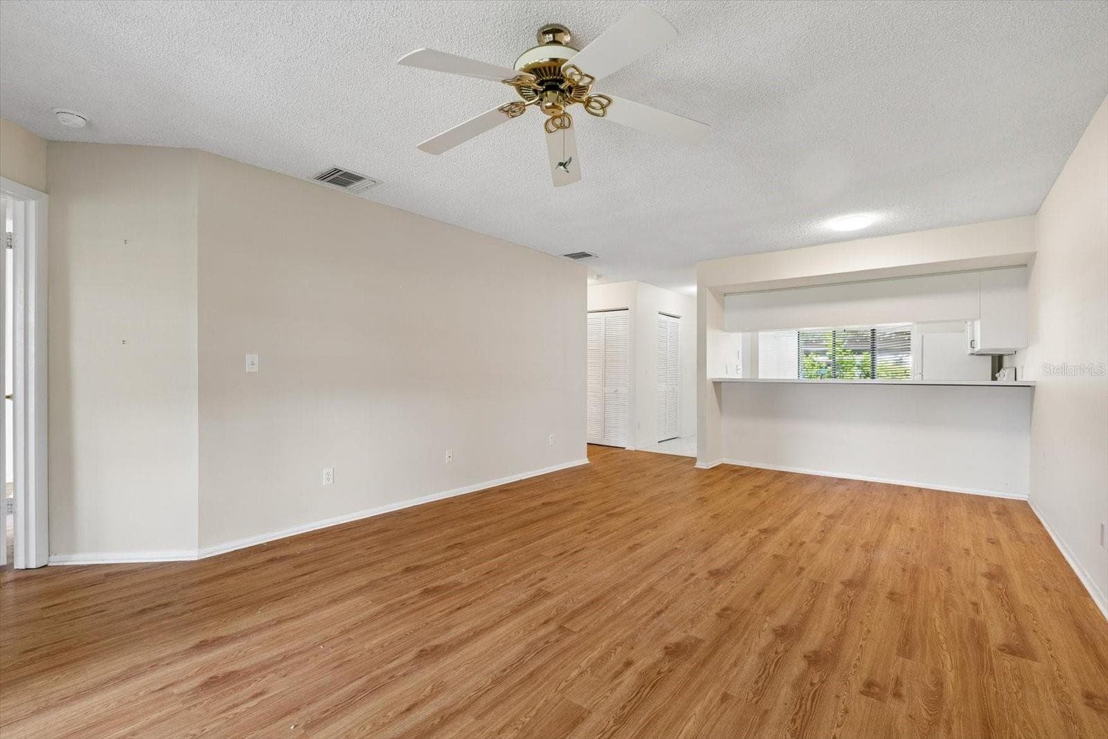 Living Room to Kitchen - 821 3RD AVE SW #15/7, LARGO