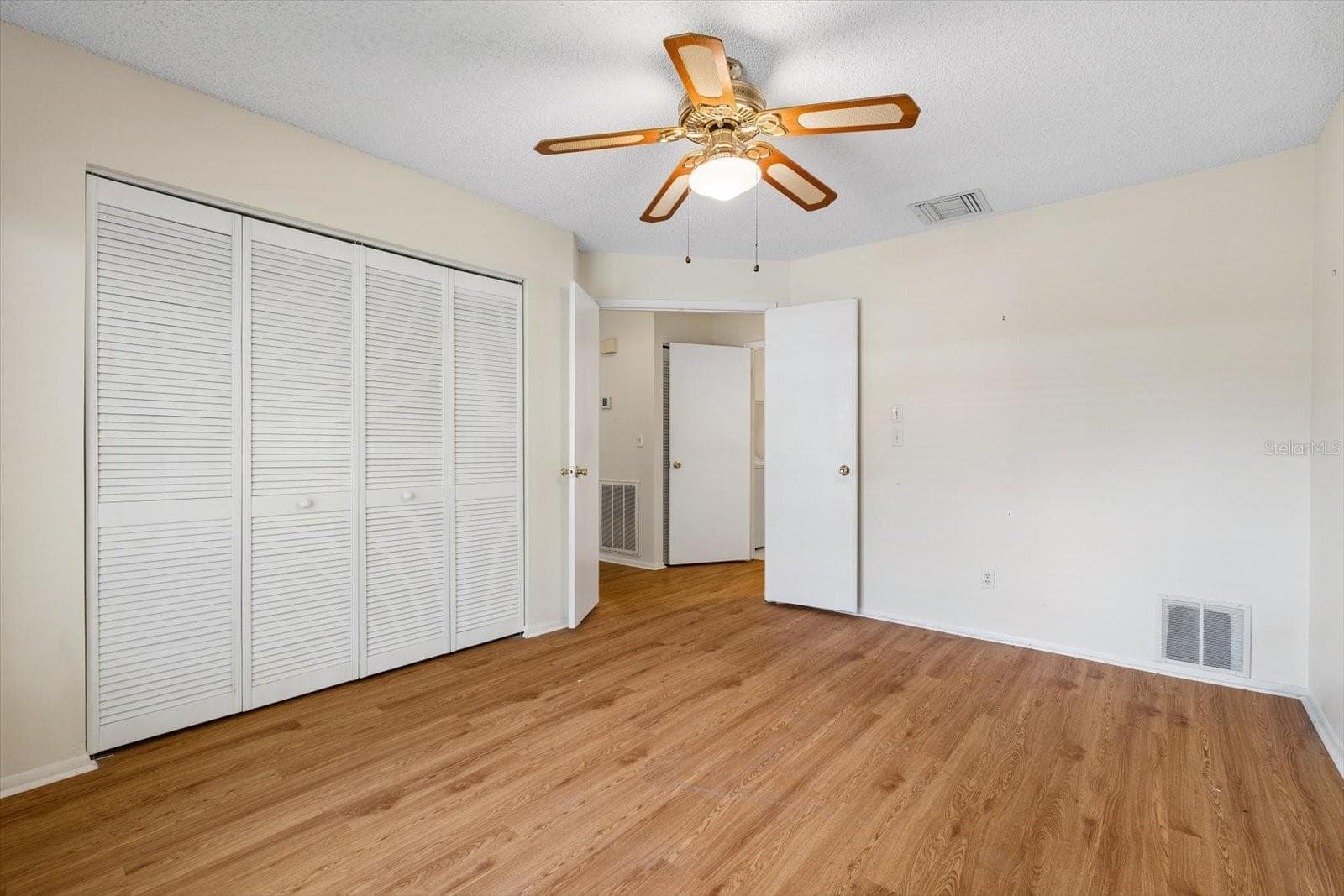 Guest Bedroom with Double Doors - 821 3RD AVE SW #15/7, LARGO