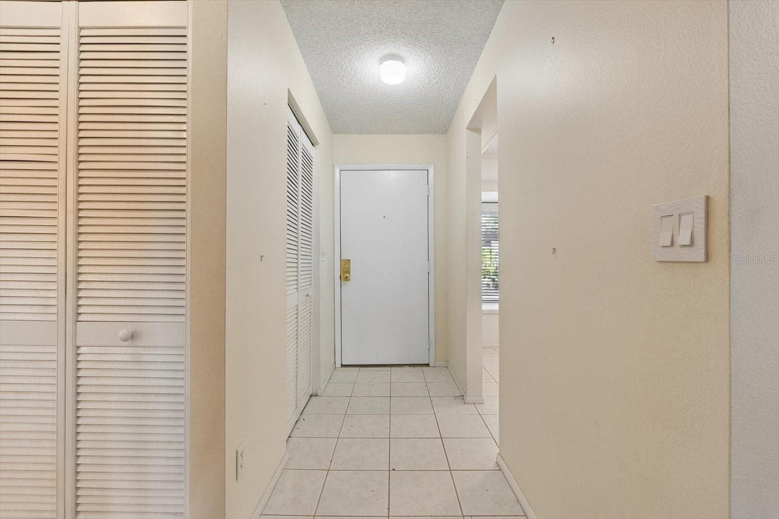 Foyer - 821 3RD AVE SW #15/7, LARGO