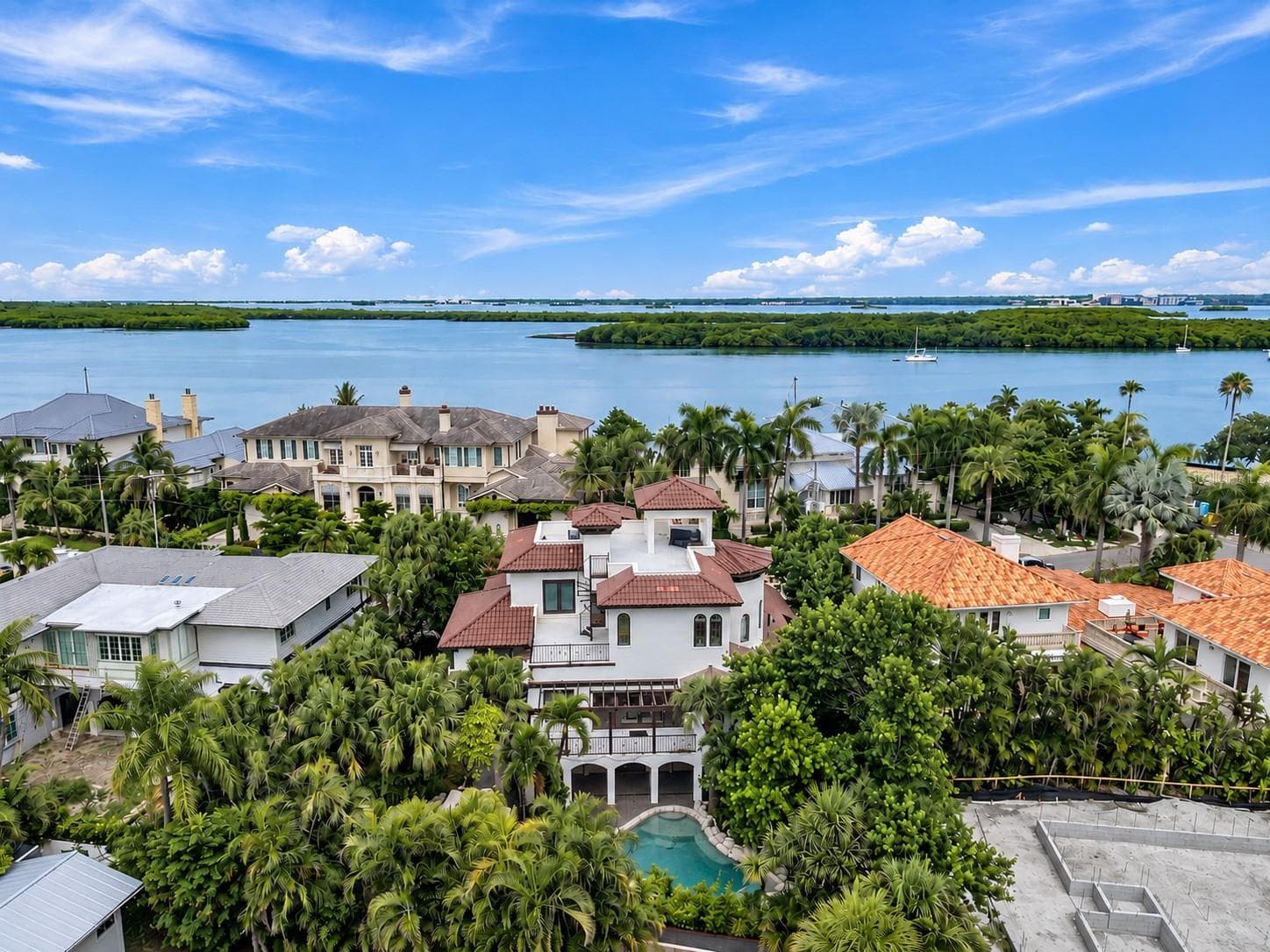 Single Family Residence at 980 BAY ESPLANADE, CLEARWATER, photo 11 of 76
