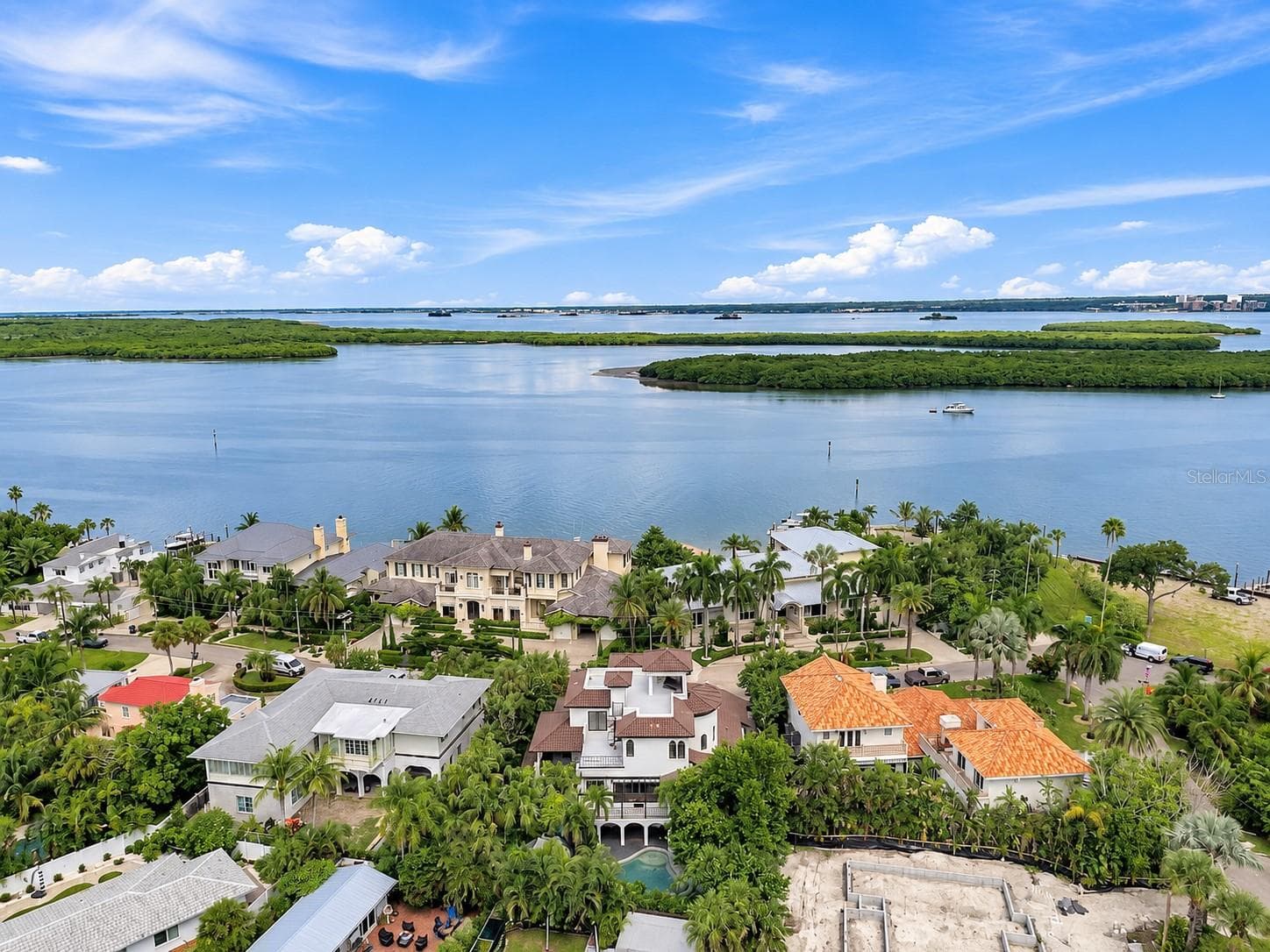 Single Family Residence at 980 BAY ESPLANADE, CLEARWATER, photo 12 of 76