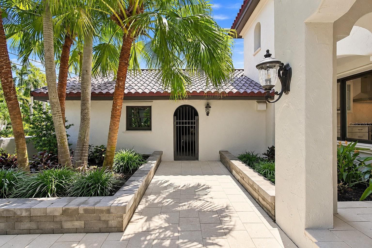 Single Family Residence at 980 BAY ESPLANADE, CLEARWATER, photo 14 of 76