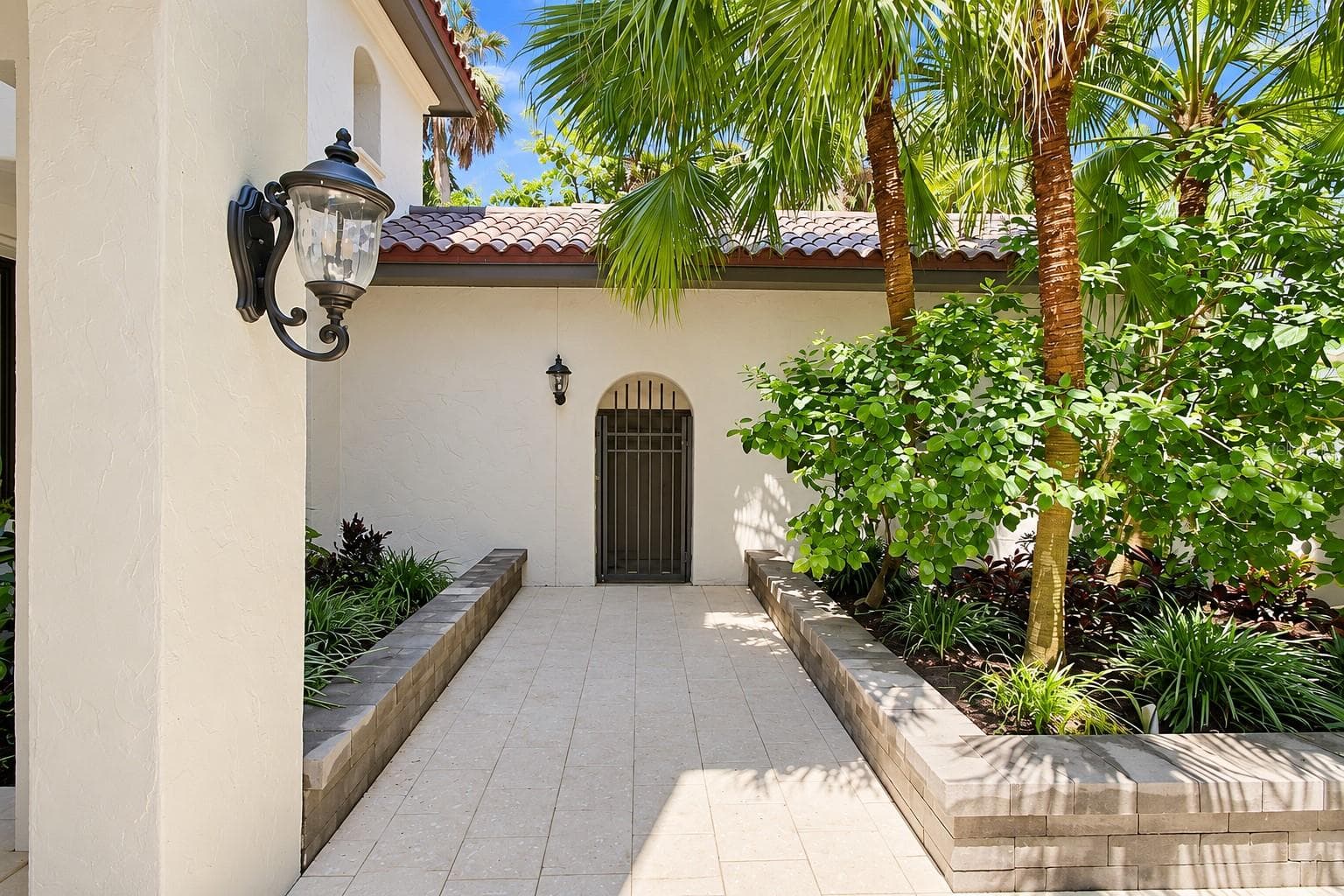 Single Family Residence at 980 BAY ESPLANADE, CLEARWATER, photo 15 of 76