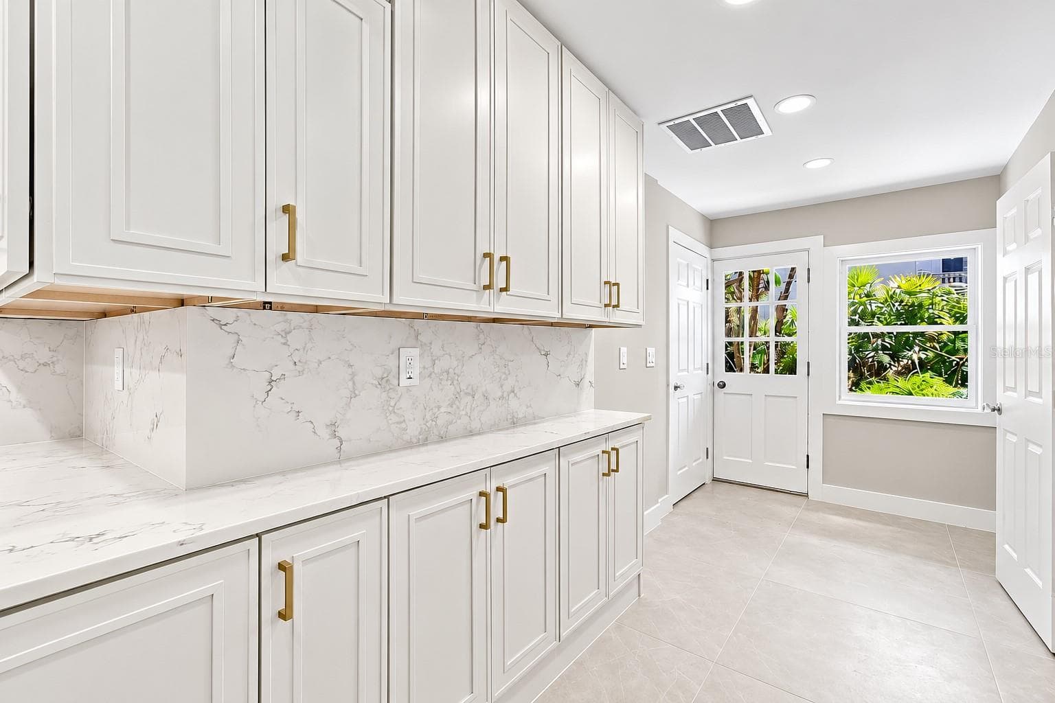Single Family Residence at 980 BAY ESPLANADE, CLEARWATER, photo 24 of 76