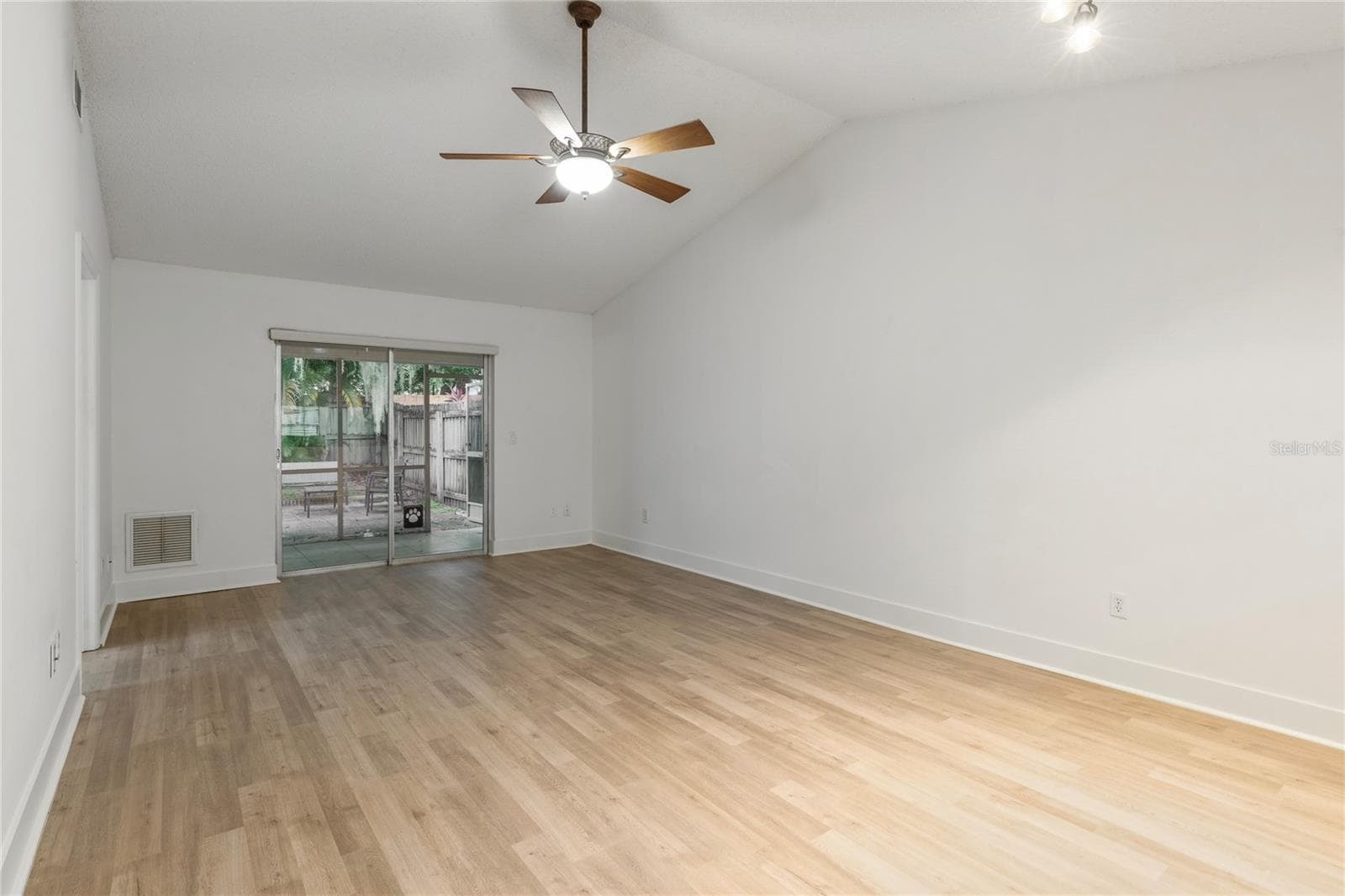 Villa at 321 DOVER CT E, SAFETY HARBOR, photo 26 of 46
