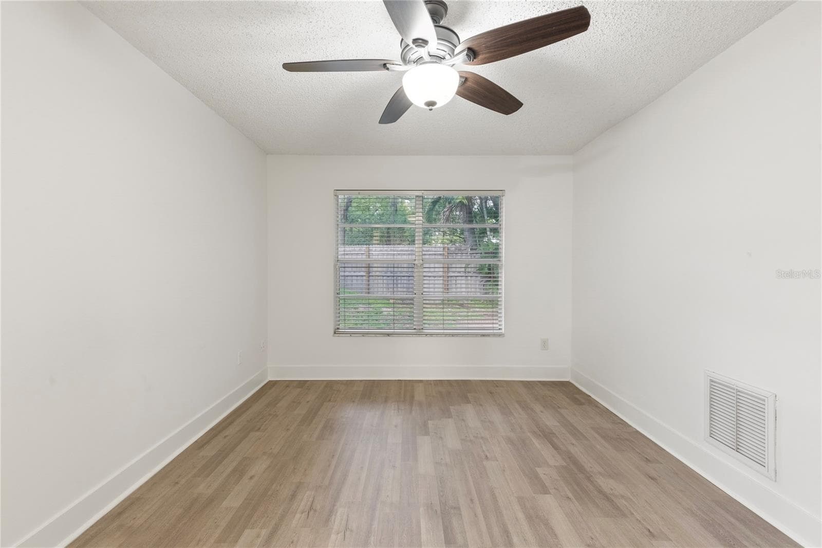 Villa at 321 DOVER CT E, SAFETY HARBOR, photo 31 of 46