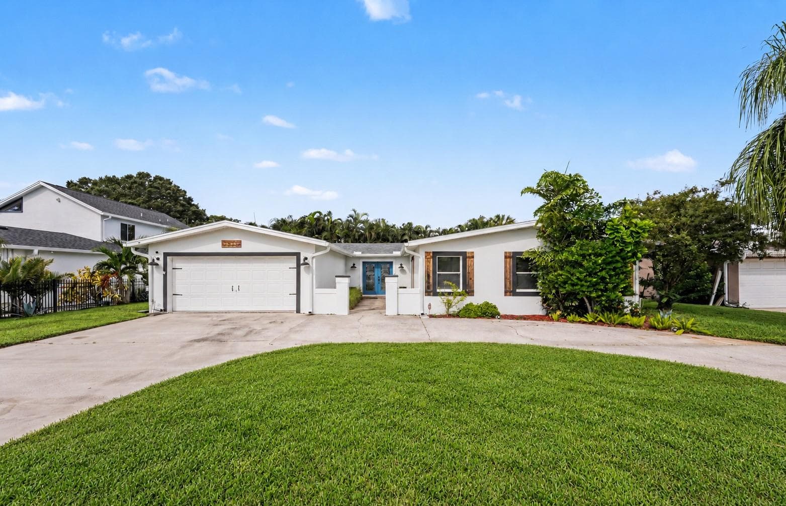 Single Family Residence at 3936 E EDEN ROC CIR #1, TAMPA, photo 3 of 31