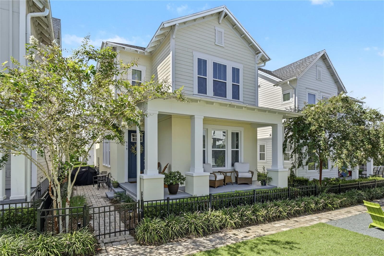 Single Family Residence at 939 KYLEE ALY, WINTER GARDEN, photo 2 of 39