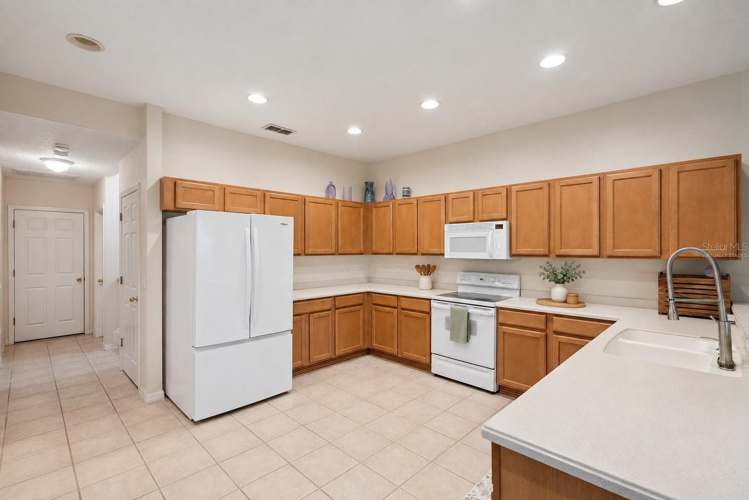 kitchen- virtually staged - 2589 CORBYTON CT, ORLANDO