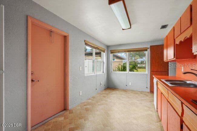 Single Family Residence at 1002 THUNDERBIRD DR, DAYTONA BEACH, photo 8 of 18