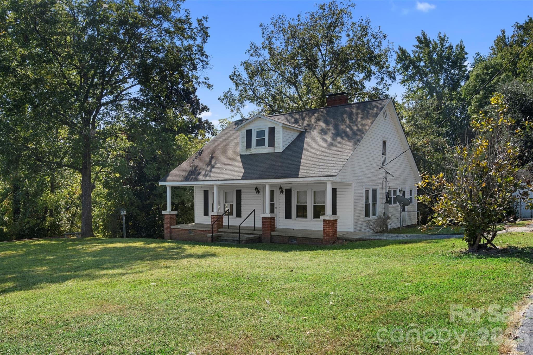 Single Family Residence at Kannapolis, photo 4 of 66