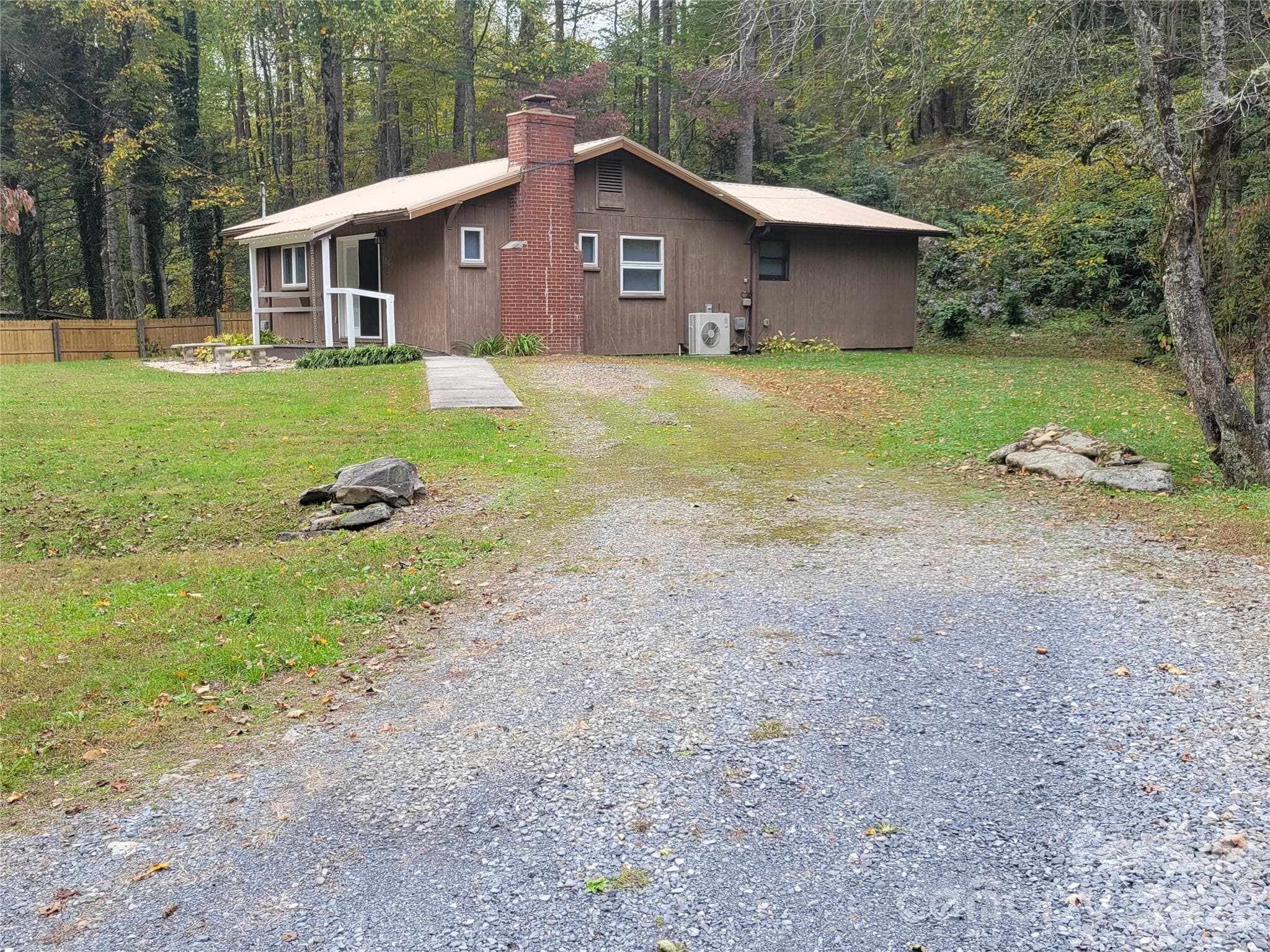 Single Family Residence at 1061 Caldwell Drive, Maggie Valley, photo 2 of 47