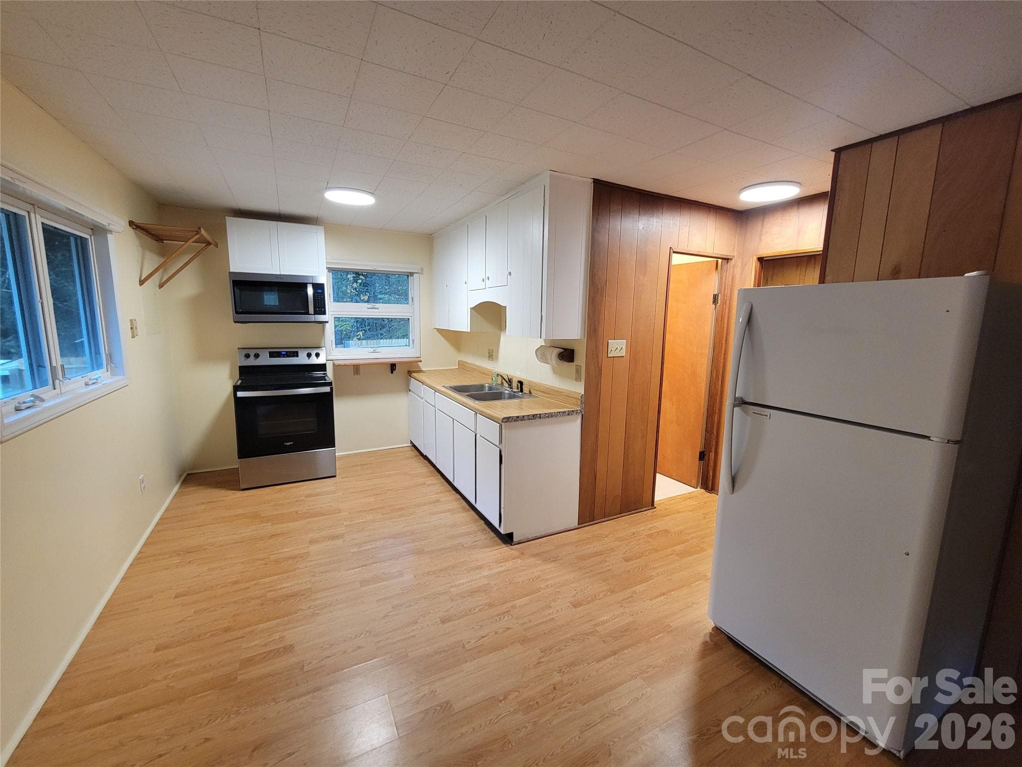 Single Family Residence at 1061 Caldwell Drive, Maggie Valley, photo 19 of 47