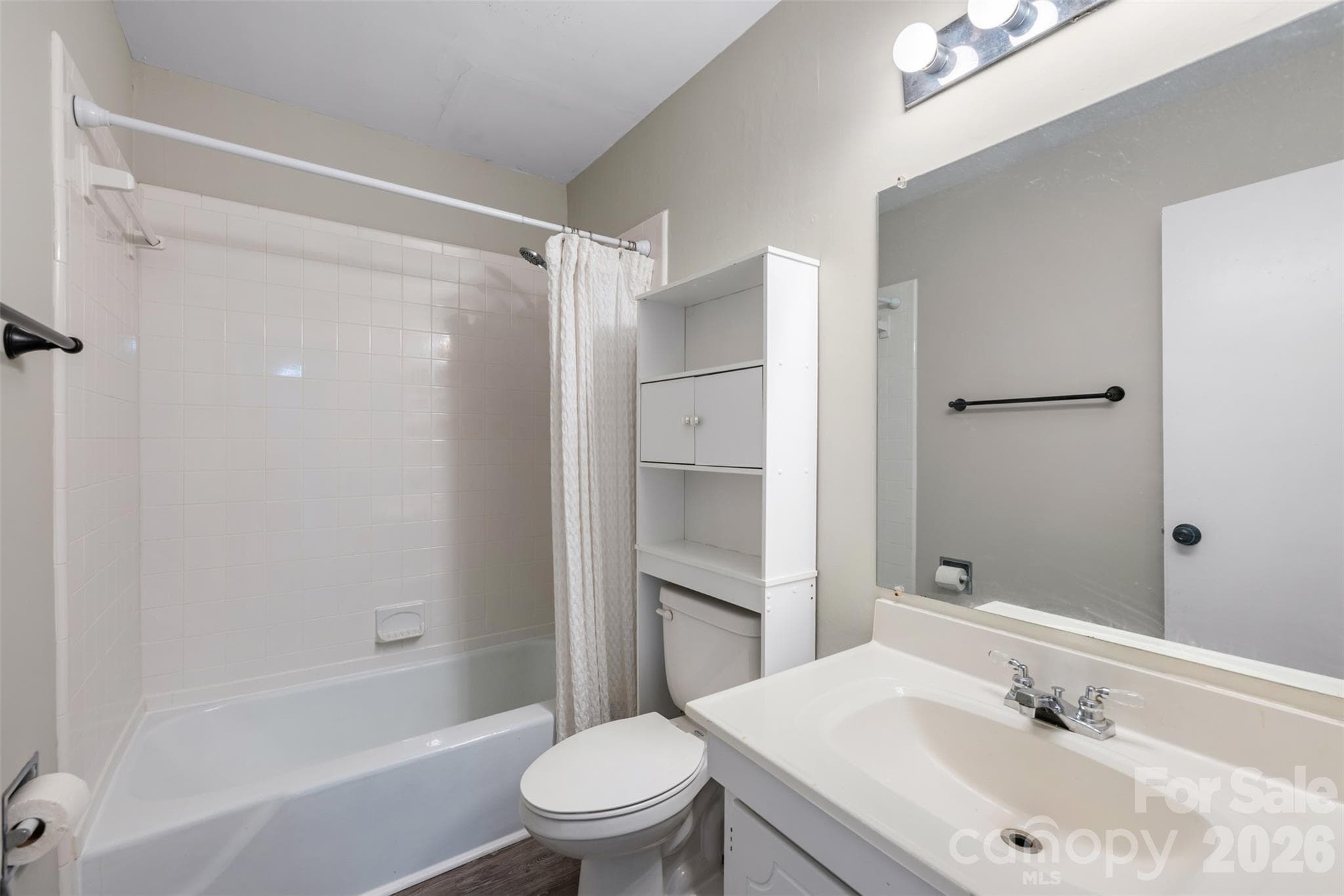 Hallway full bath - 4615 Coronado Drive, Charlotte