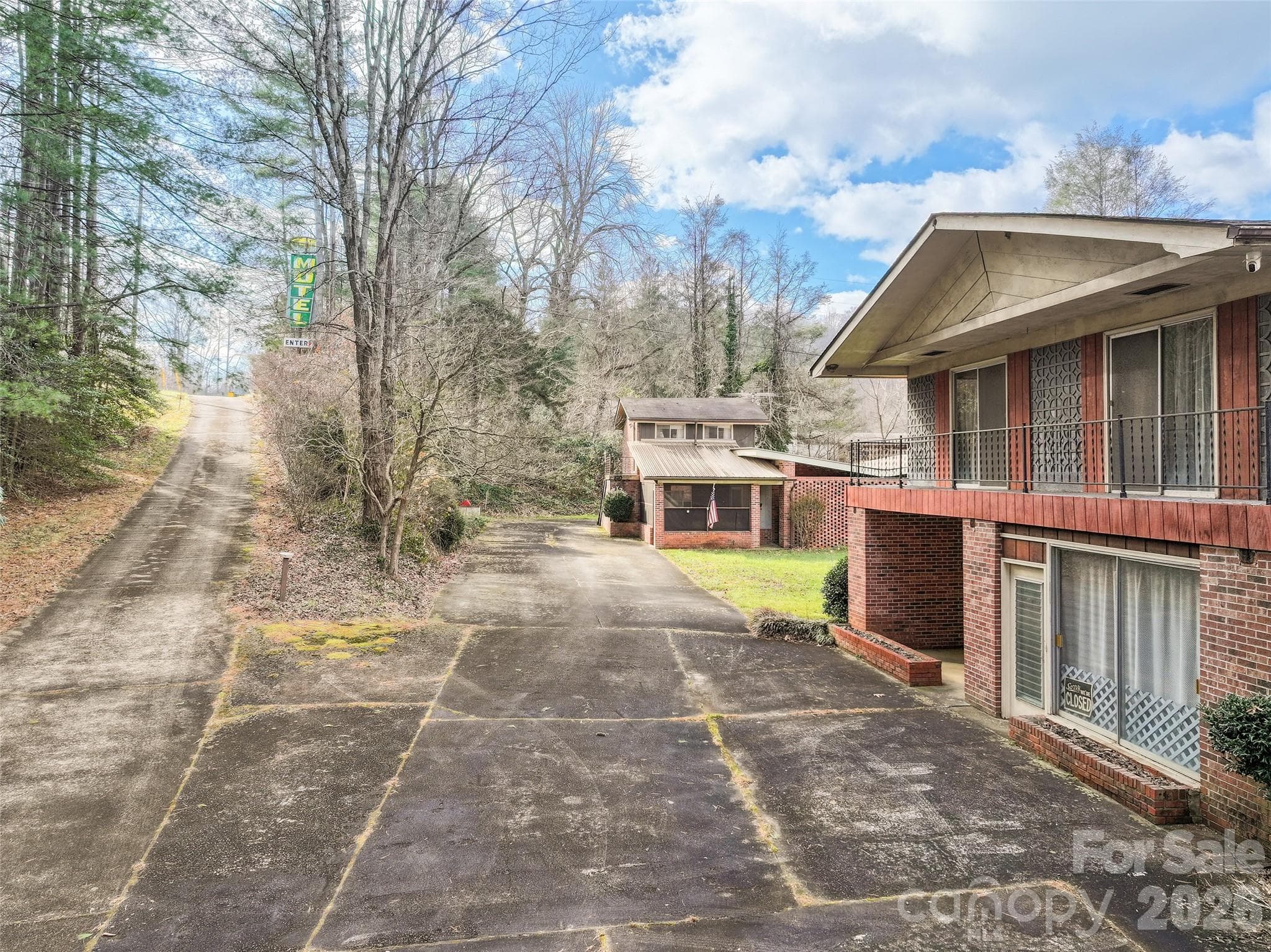Hotel/Motel at Waynesville, photo 8 of 82