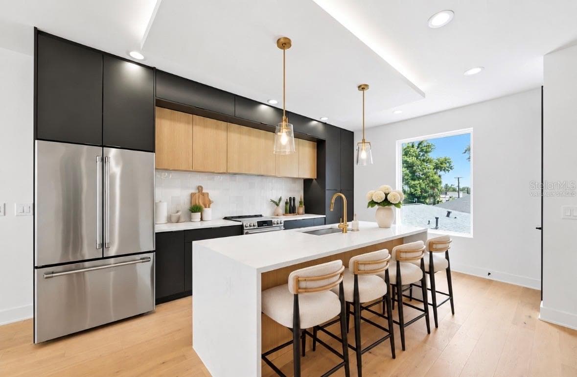 Virtually Staged - 310 W COLUMBUS DR #3, TAMPA