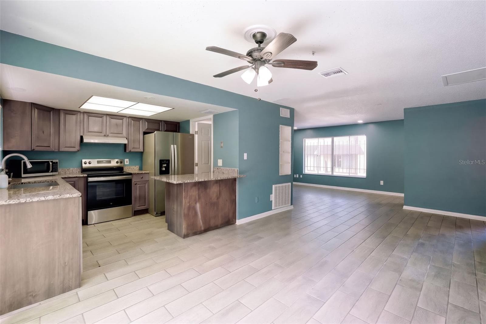 Condominium at 5423 BROOKSWOOD WAY #801, ORLANDO, photo 4 of 20