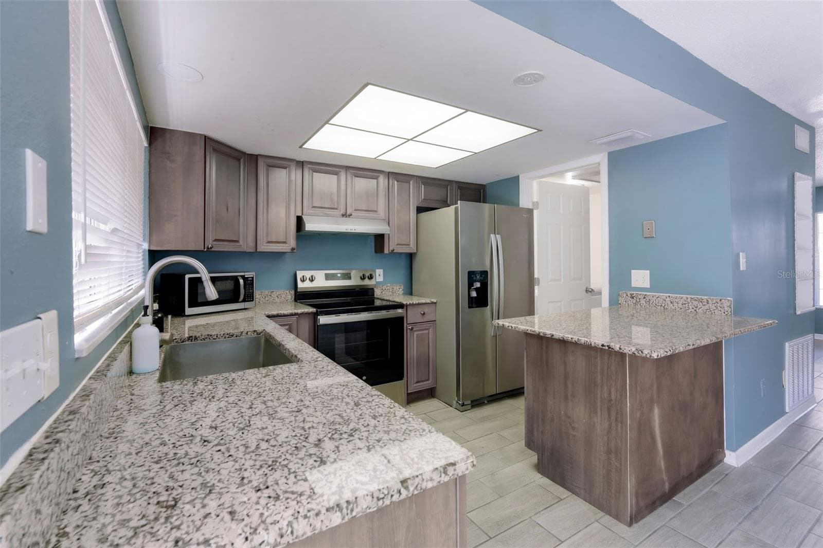 Condominium at 5423 BROOKSWOOD WAY #801, ORLANDO, photo 6 of 20