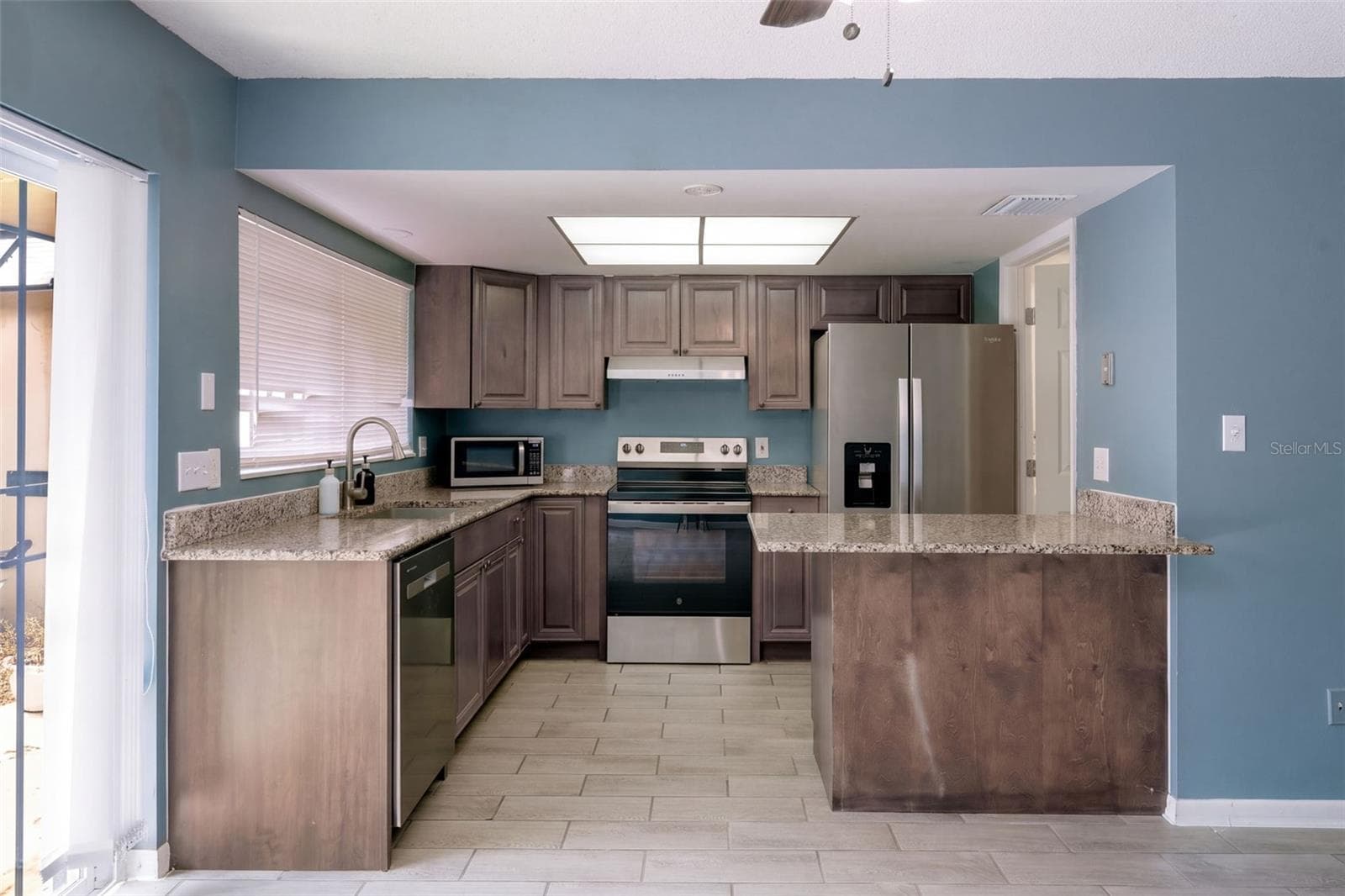 Condominium at 5423 BROOKSWOOD WAY #801, ORLANDO, photo 7 of 20