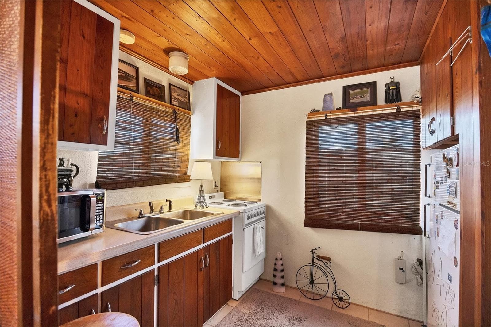Guest Cottage Kitchen - 25 1ST AVE, ENGLEWOOD