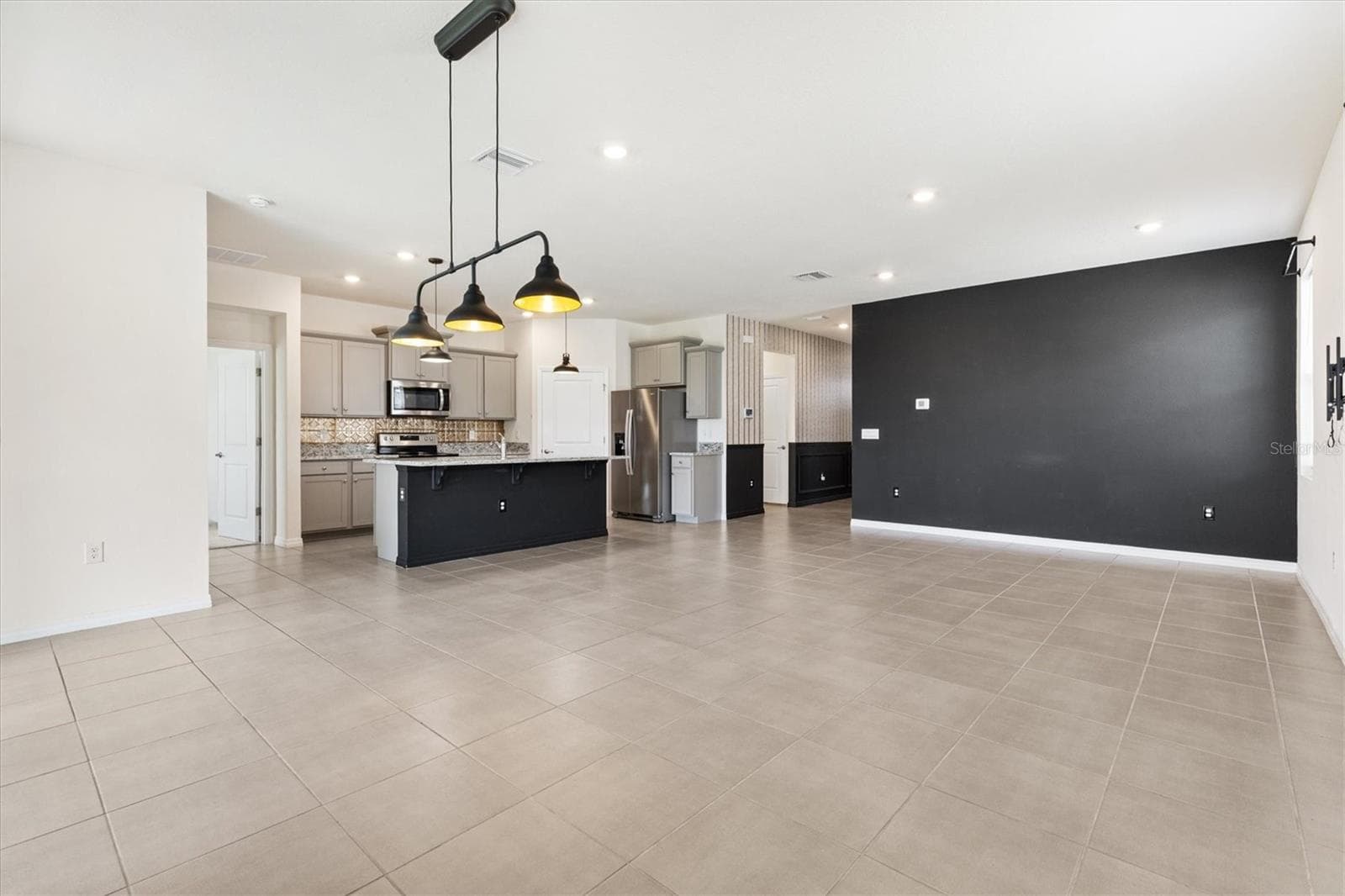 Living/kitchen - 5043 STOKES WAY, WILDWOOD