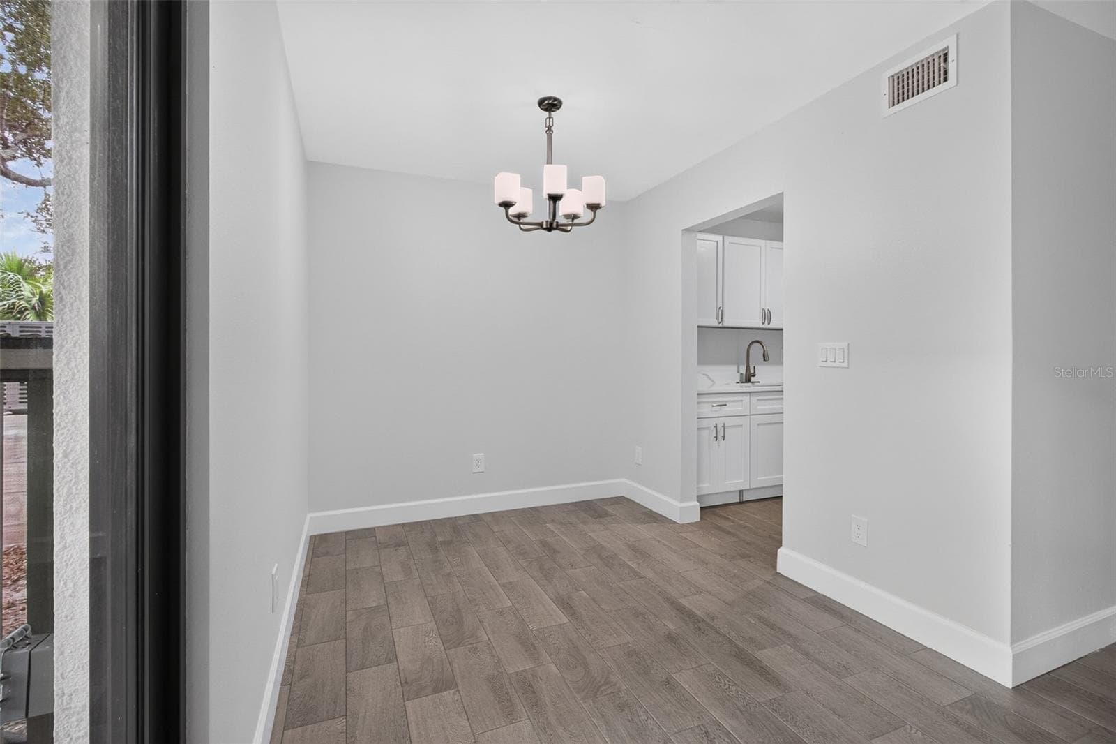 Dining room - 876 116TH AVE N #103, ST PETERSBURG