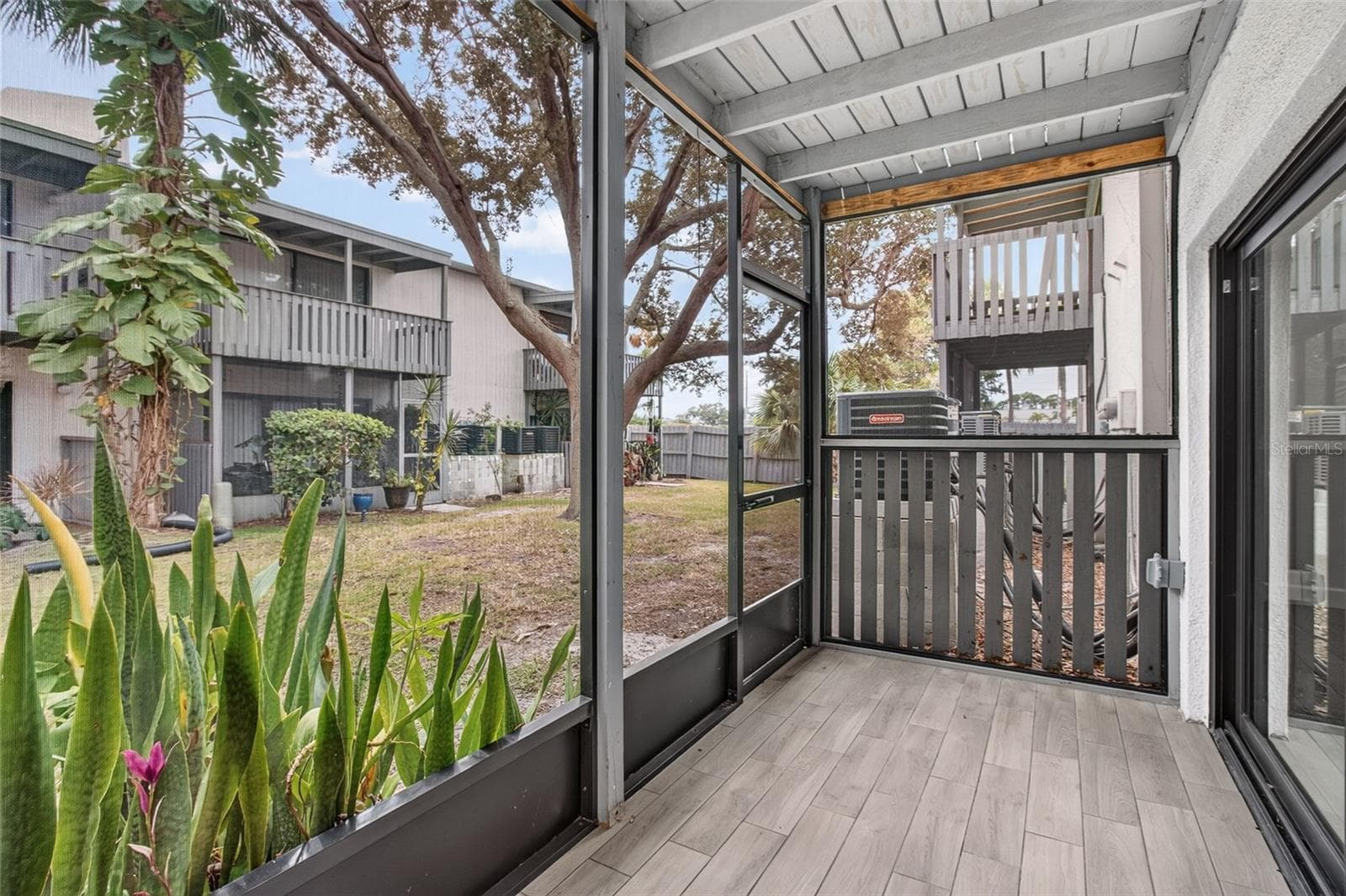 Screened patio - 876 116TH AVE N #103, ST PETERSBURG