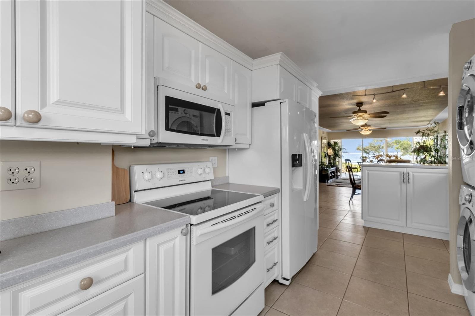 Condominium at 4704 INDEPENDENCE DR #4704, BRADENTON, photo 12 of 32