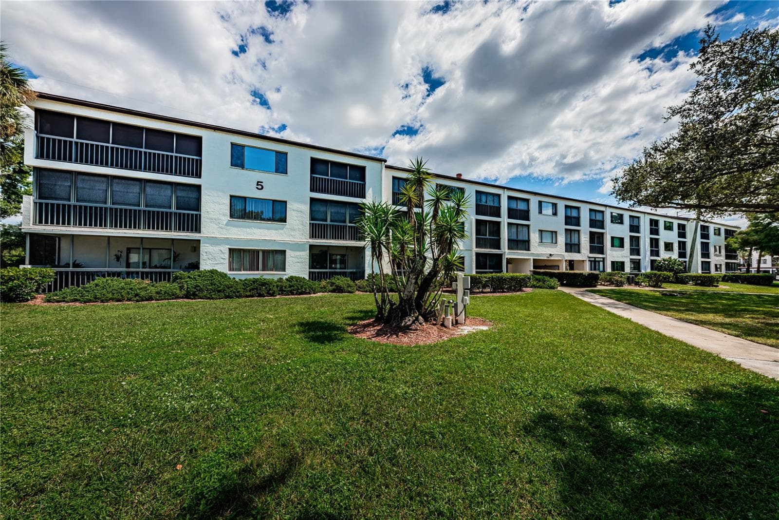 2591 COUNTRYSIDE BLVD #5106