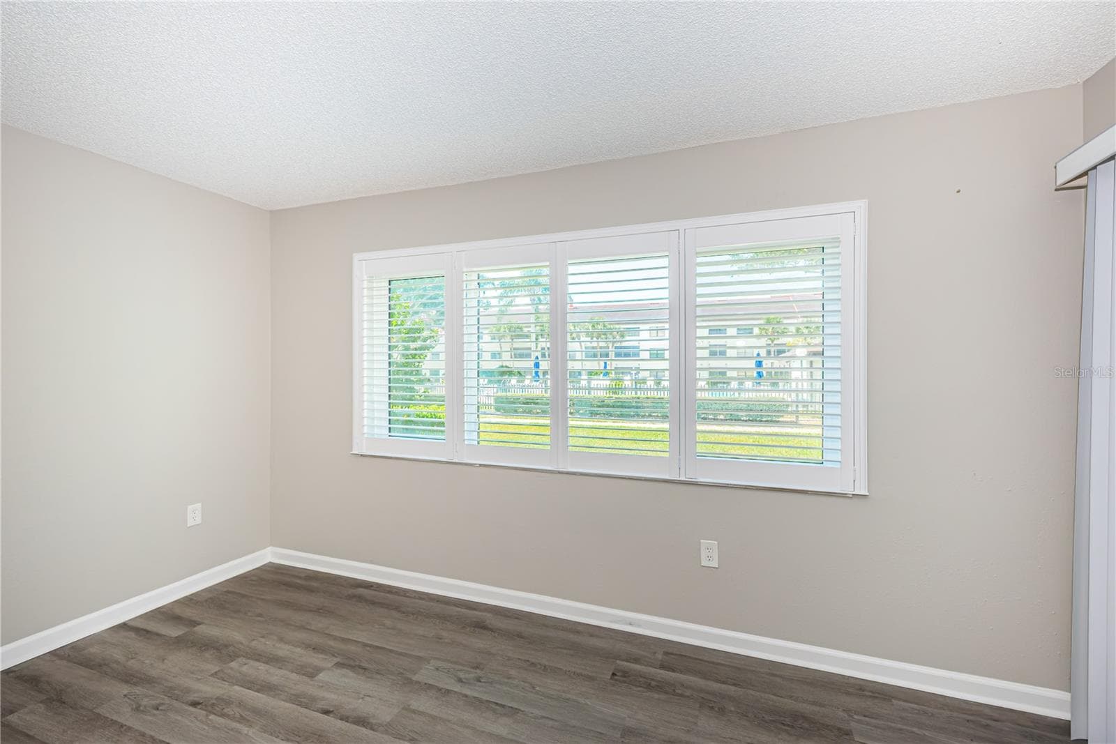 Living Room - 2591 COUNTRYSIDE BLVD #5106, CLEARWATER