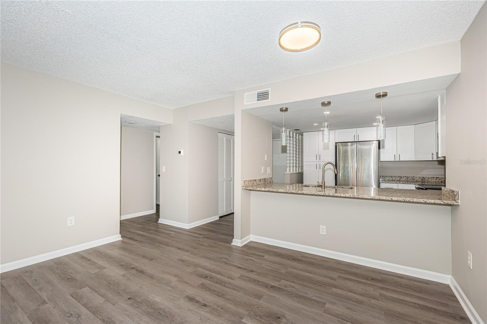 Living Room - 2591 COUNTRYSIDE BLVD #5106, CLEARWATER