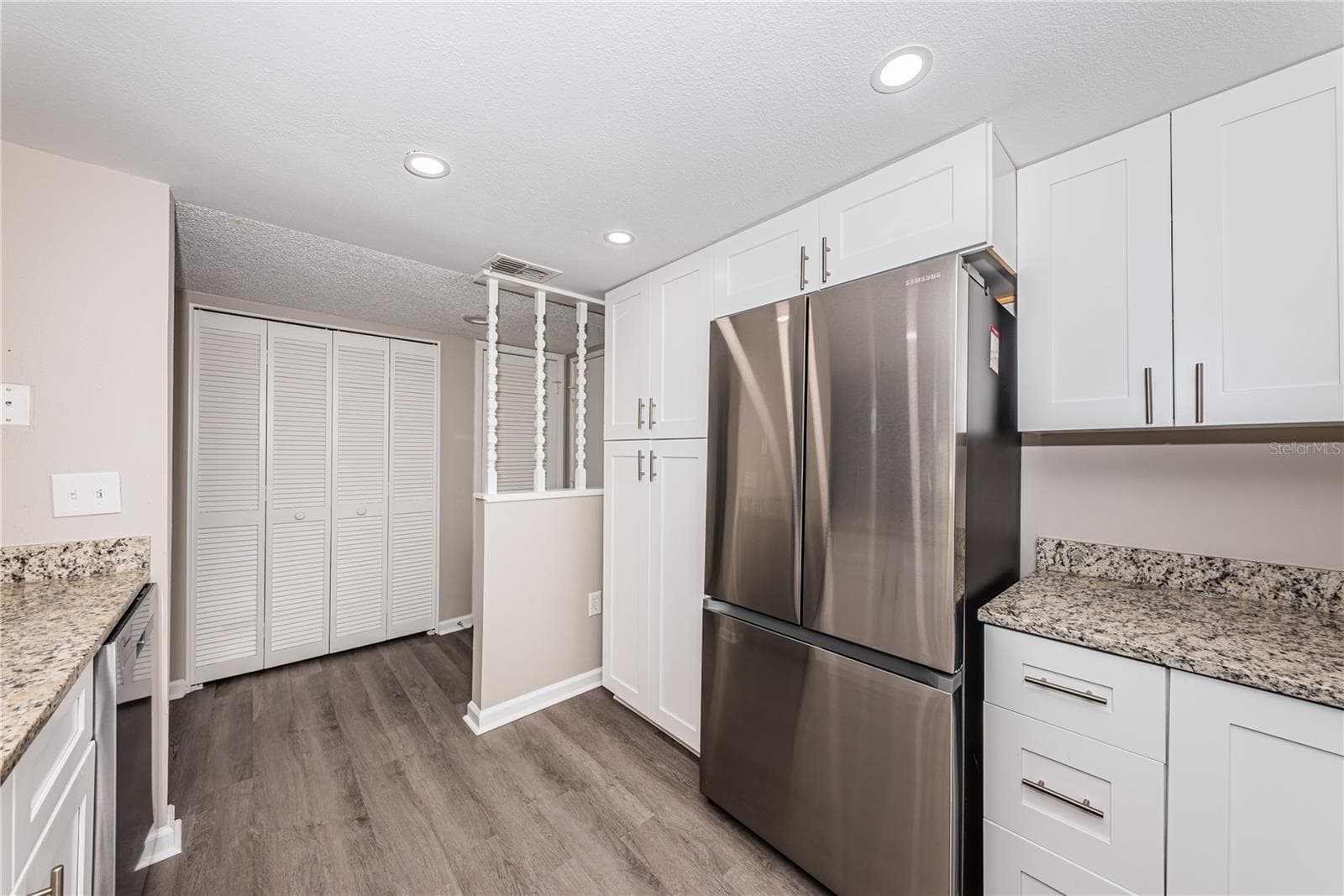 Kitchen - 2591 COUNTRYSIDE BLVD #5106, CLEARWATER