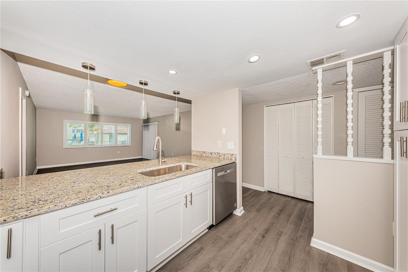 Kitchen - 2591 COUNTRYSIDE BLVD #5106, CLEARWATER