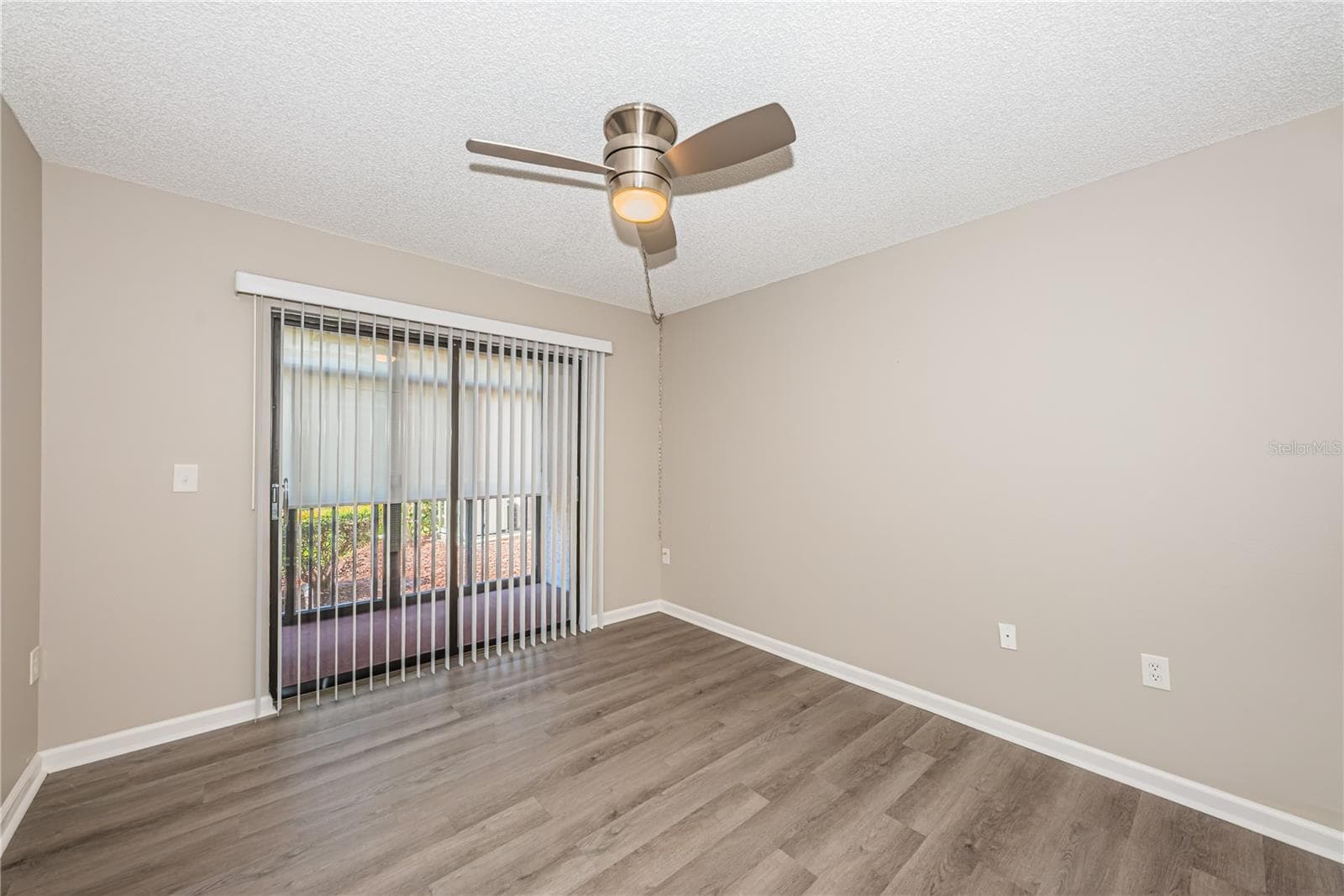 Guest bedroom - 2591 COUNTRYSIDE BLVD #5106, CLEARWATER
