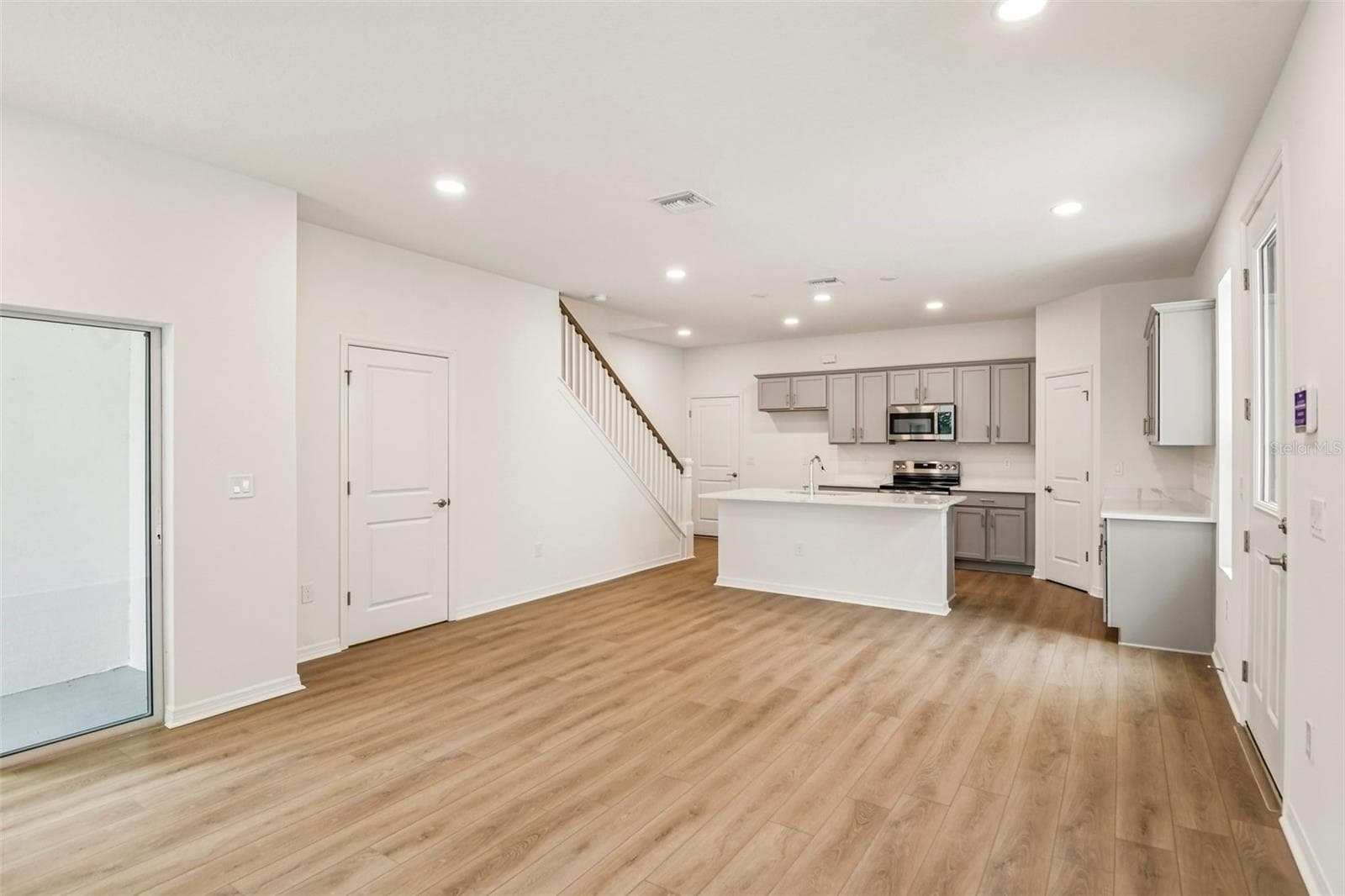 Townhouse at 616 SILVER STREAM CT, BRANDON, photo 10 of 50