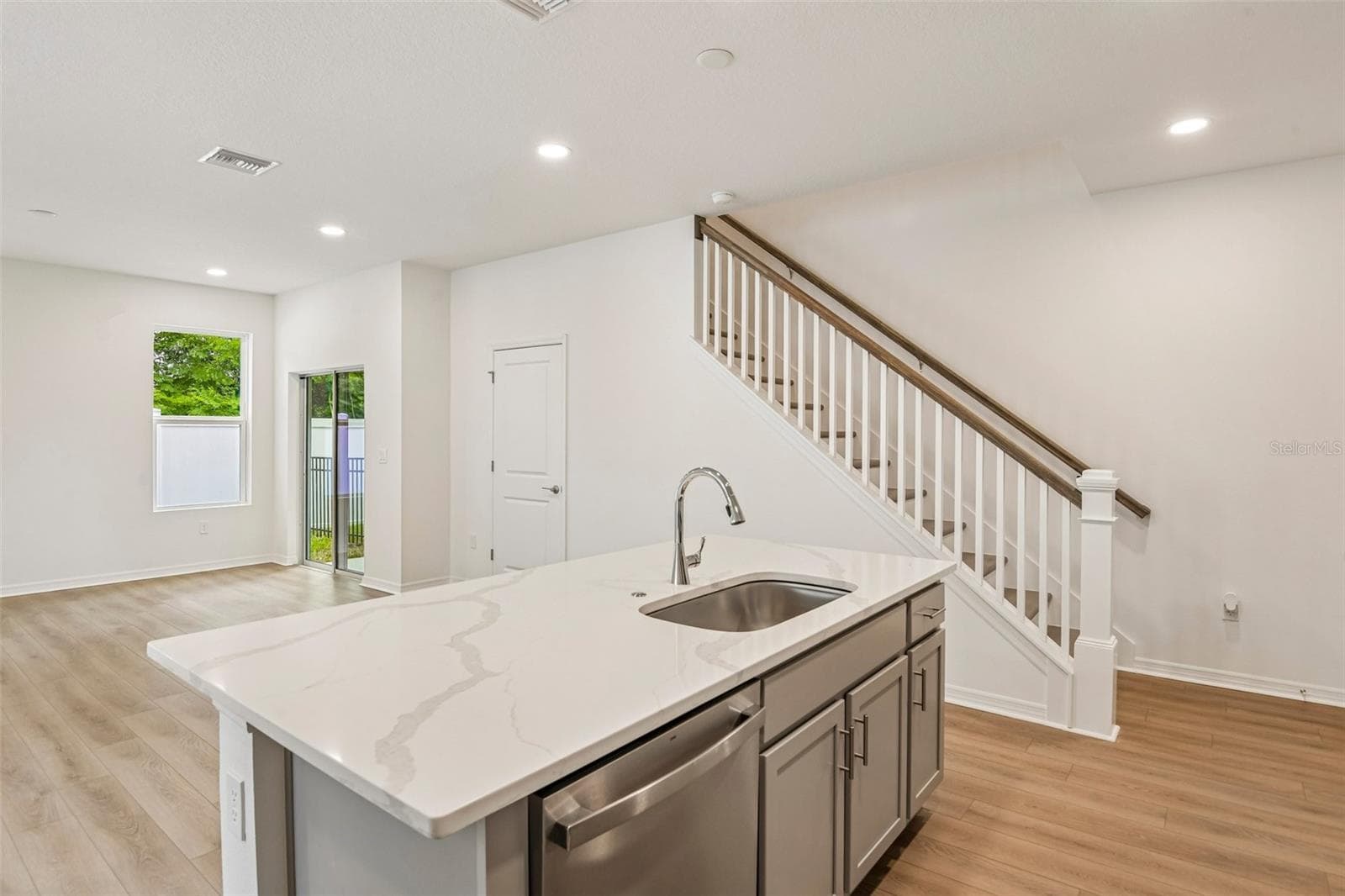 Townhouse at 616 SILVER STREAM CT, BRANDON, photo 18 of 50