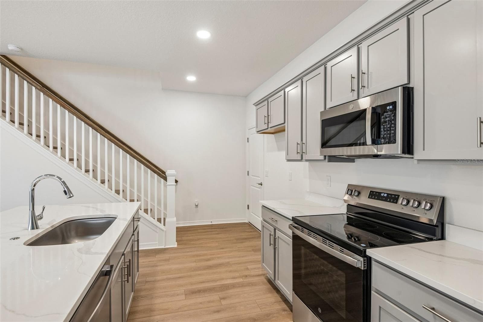 Townhouse at 616 SILVER STREAM CT, BRANDON, photo 19 of 50