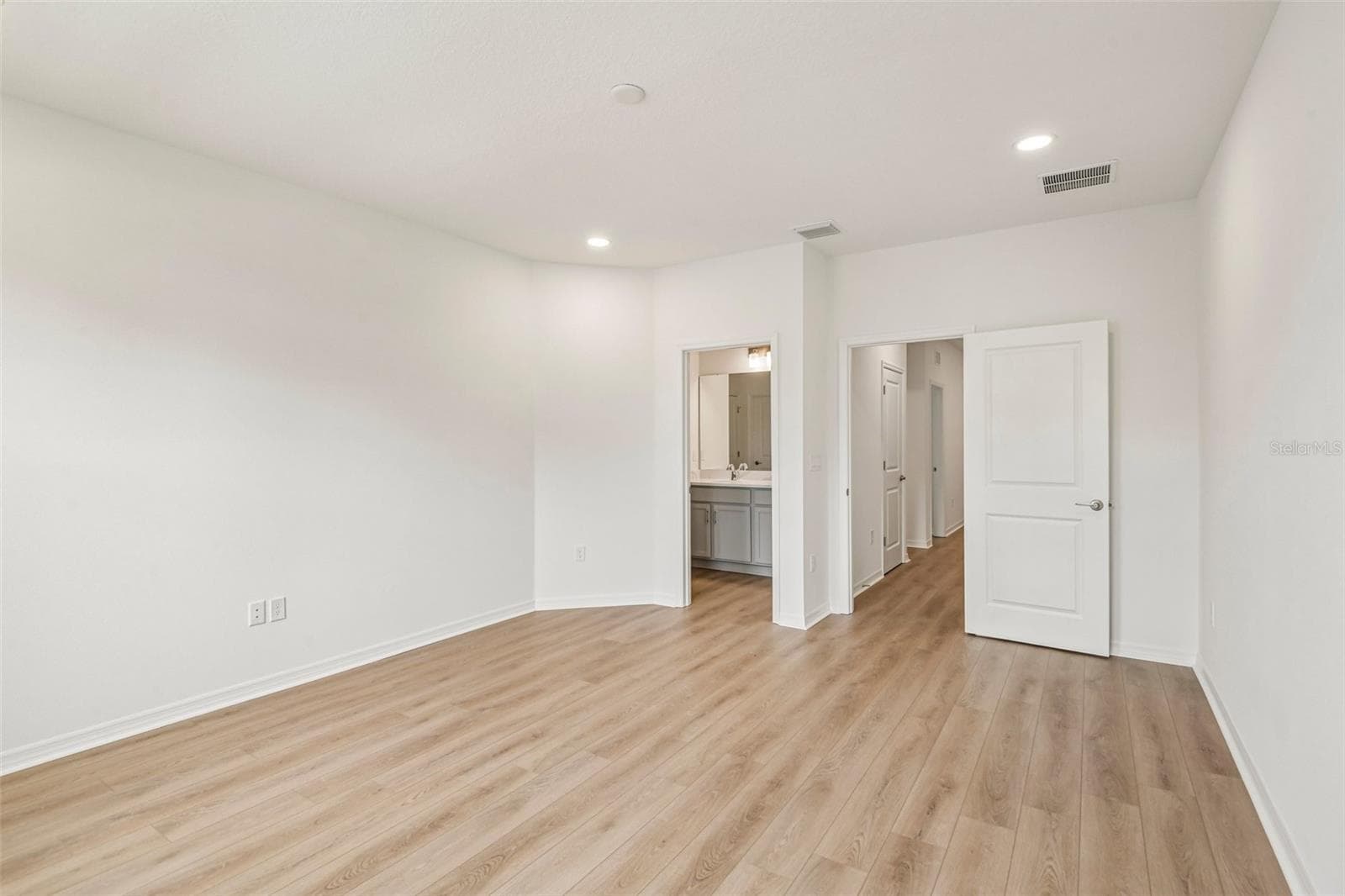 Townhouse at 616 SILVER STREAM CT, BRANDON, photo 28 of 50