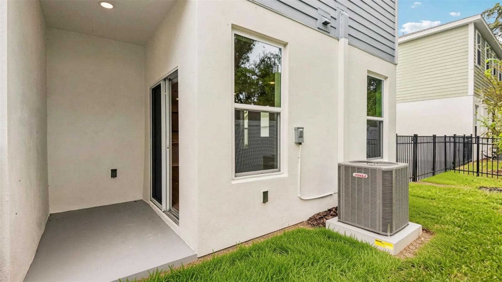 Townhouse at 616 SILVER STREAM CT, BRANDON, photo 33 of 50