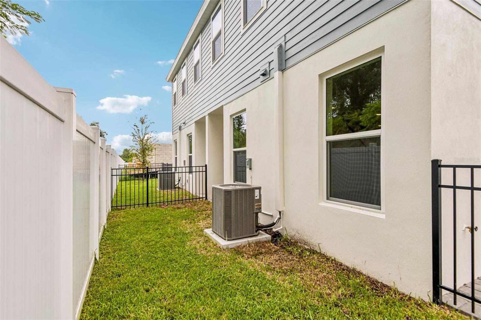 Townhouse at 616 SILVER STREAM CT, BRANDON, photo 34 of 50