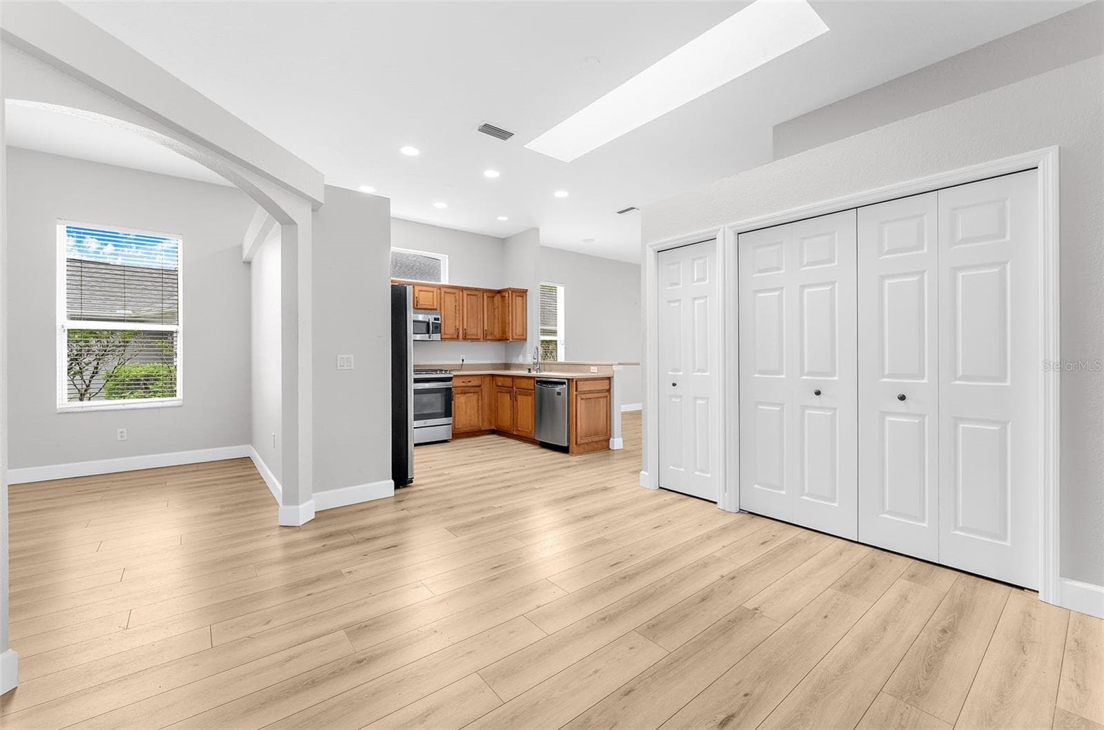 Single Family Residence at 6462 GOLDEN LEAF CT, LAKEWOOD RANCH, photo 10 of 35