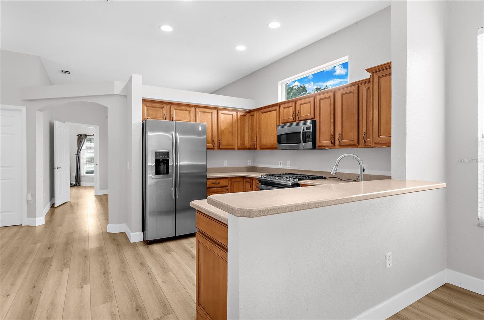 Single Family Residence at 6462 GOLDEN LEAF CT, LAKEWOOD RANCH, photo 13 of 35