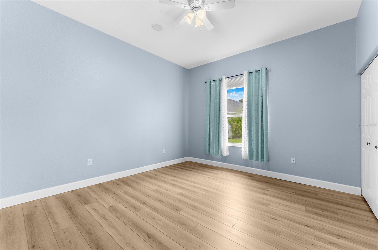Single Family Residence at 6462 GOLDEN LEAF CT, LAKEWOOD RANCH, photo 26 of 35