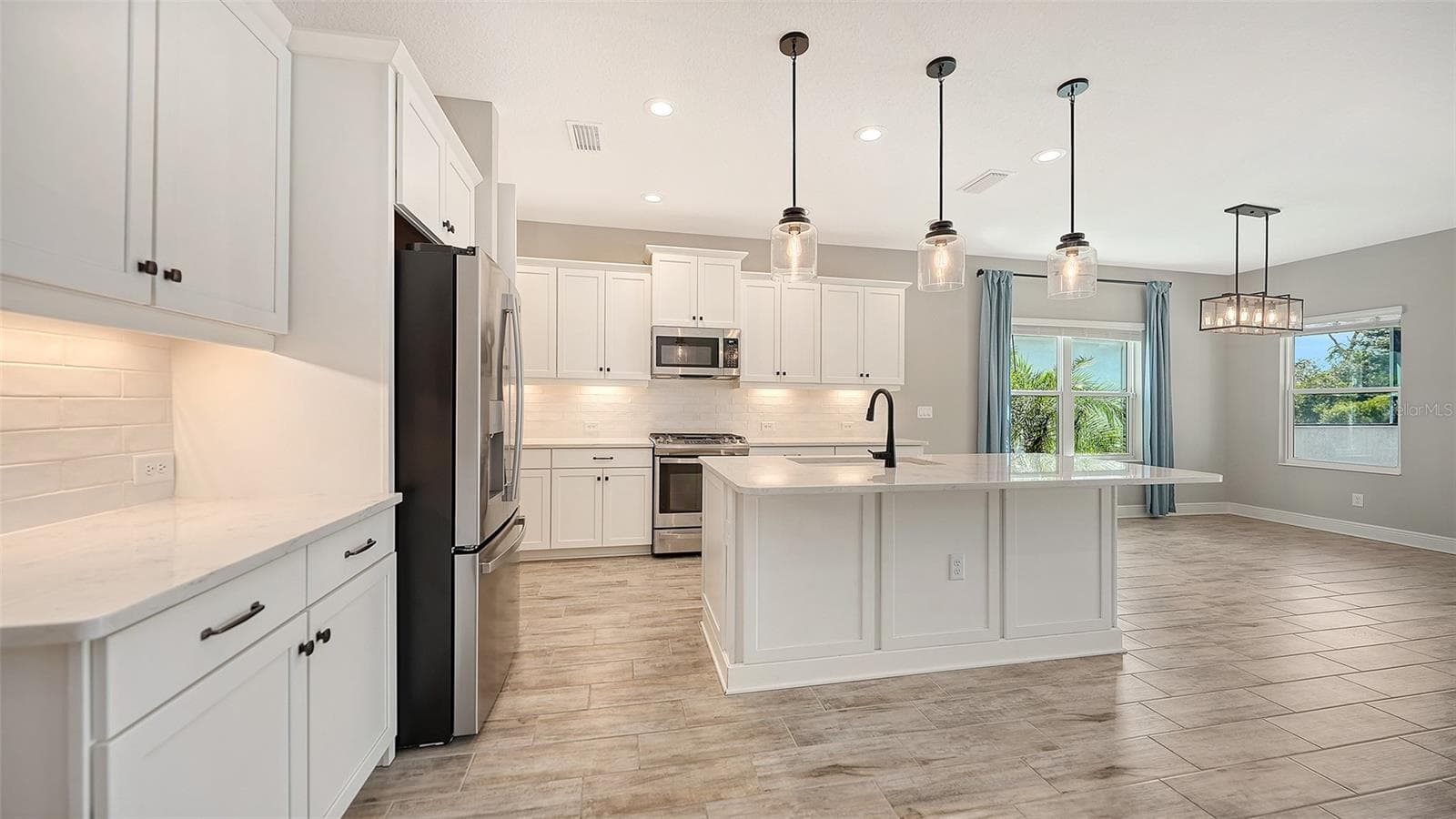 Single Family Residence at 2806 BUTTERFLY JASMINE TRL, SARASOTA, photo 27 of 109