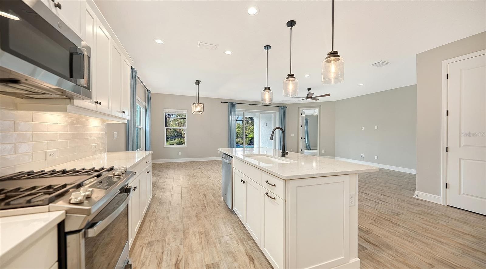 Single Family Residence at 2806 BUTTERFLY JASMINE TRL, SARASOTA, photo 19 of 109
